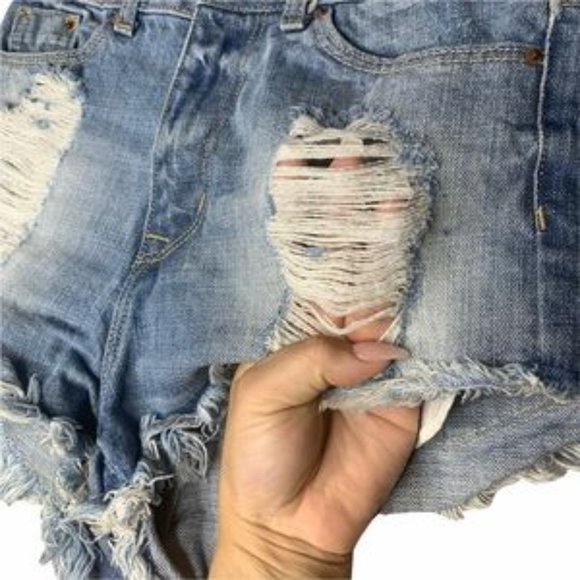 Divided H& M Distressed Super Short Fringed Booty Jeans - Picture 3 of 4